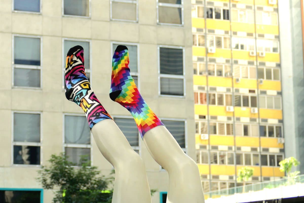 Chaussettes à motifs : oser l&rsquo;excentrique sans en faire trop