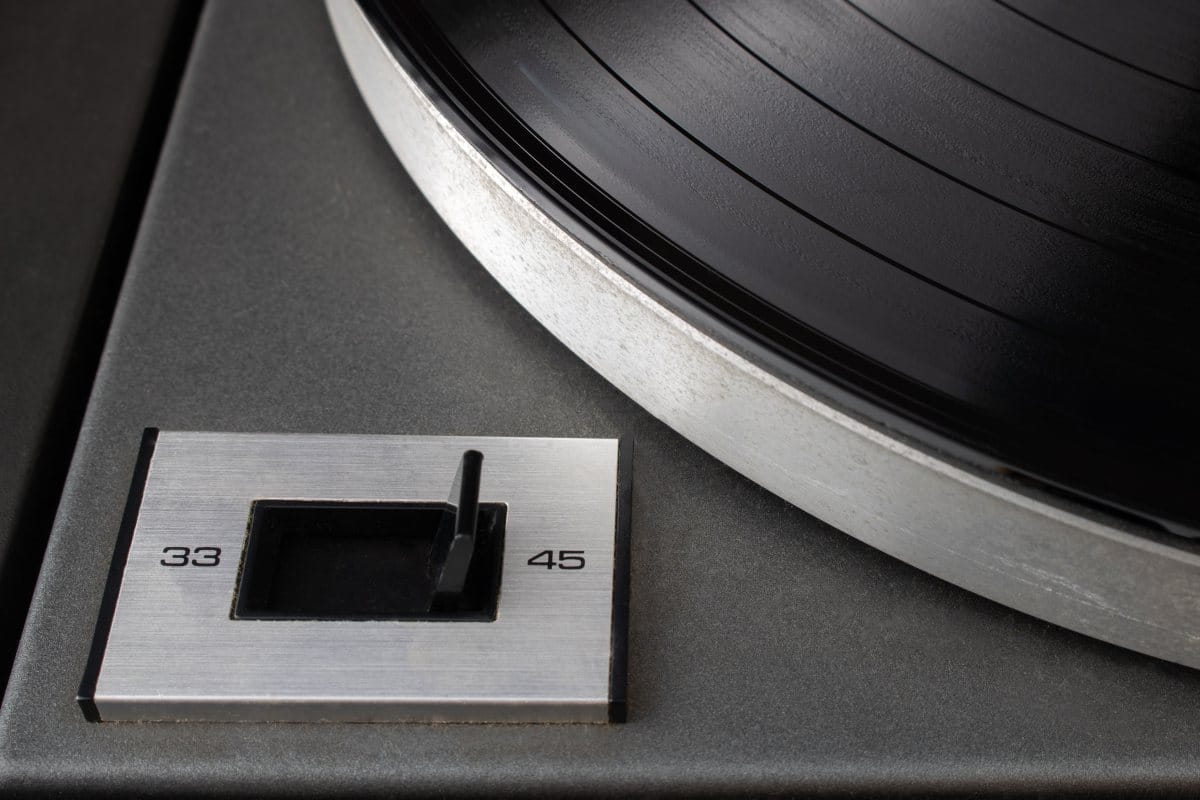 Vinyle 33 tours ou 45 tours : comprendre les formats avant d&rsquo;acheter